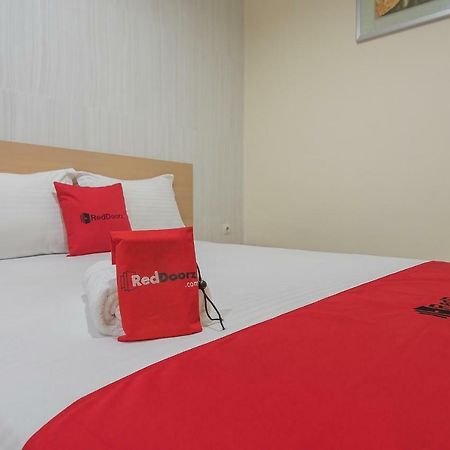 Reddoorz Near Mt Haryono Semarang Hotel Eksteriør billede