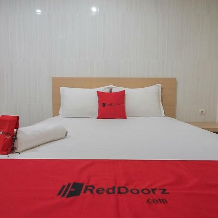 Reddoorz Near Mt Haryono Semarang Hotel Eksteriør billede