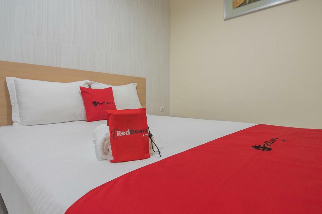 Reddoorz Near Mt Haryono Semarang Hotel Eksteriør billede