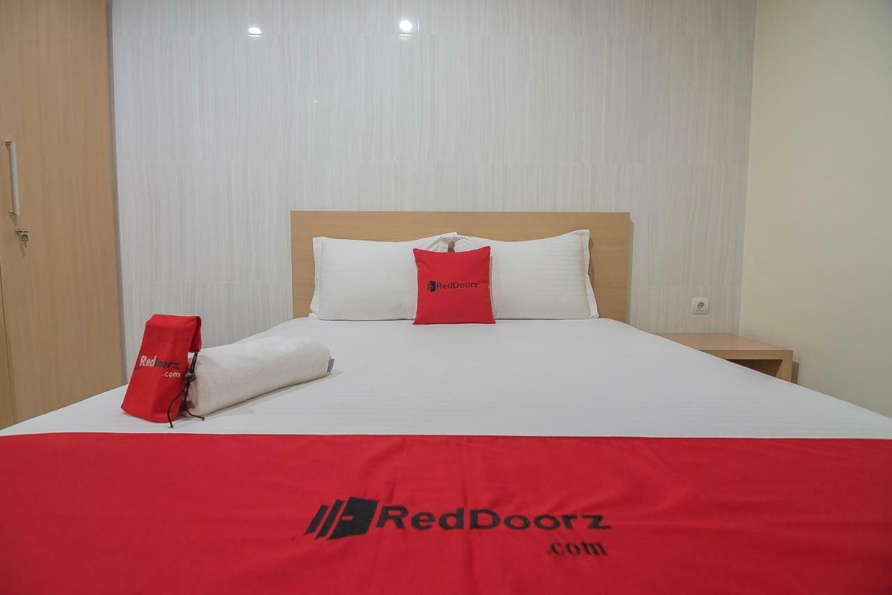 Reddoorz Near Mt Haryono Semarang Hotel Eksteriør billede