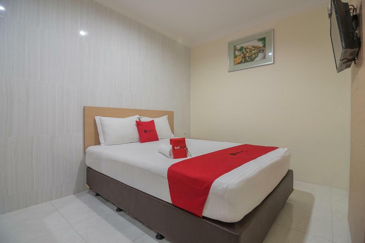 Reddoorz Near Mt Haryono Semarang Hotel Eksteriør billede