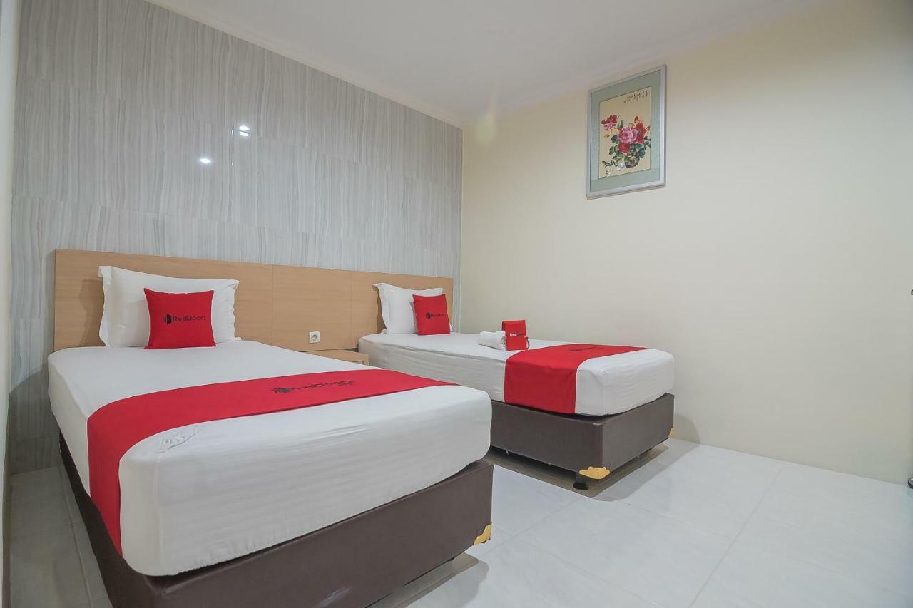 Reddoorz Near Mt Haryono Semarang Hotel Eksteriør billede