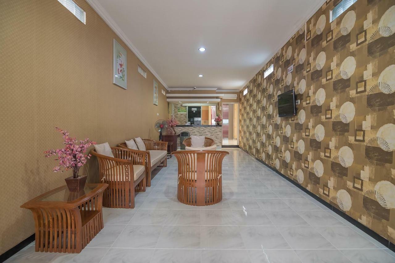 Reddoorz Near Mt Haryono Semarang Hotel Eksteriør billede